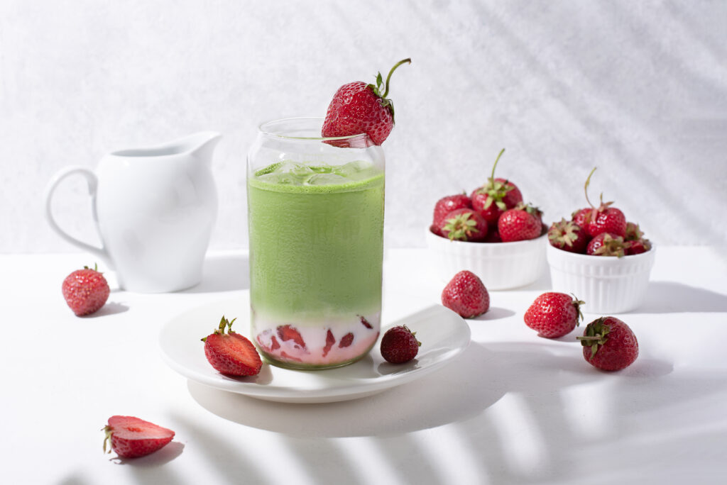 strawberry matcha latte